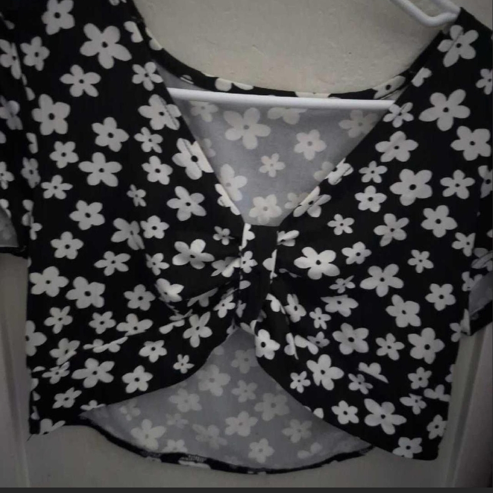 Floral Black and White Women's Top